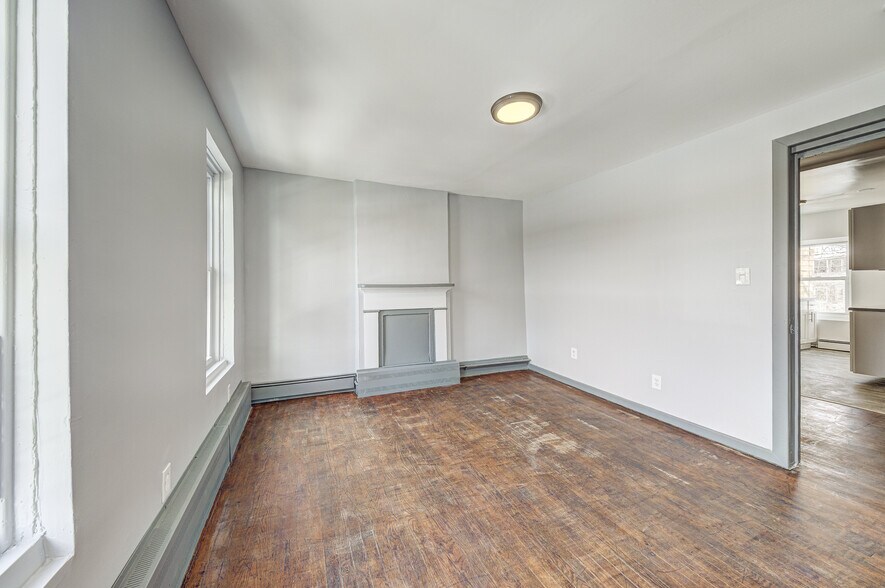 More Photos Of 137 William St, Newburgh Apartments For Sale