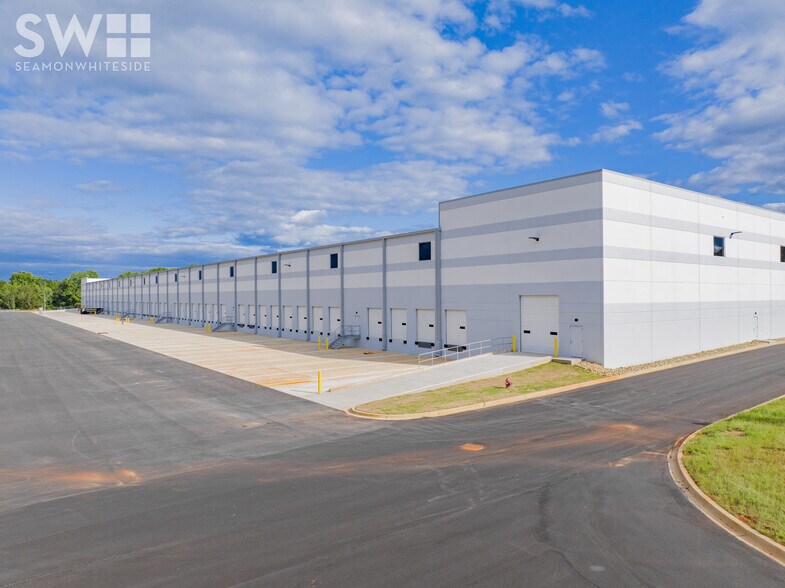 More Photos Of 370 Old Spartanburg Hwy, Wellford Distribution For Lease