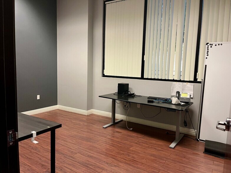 More Photos Of 6280 Spring Mountain Rd, Las Vegas Office For Sale