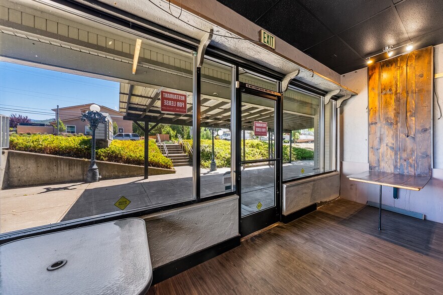 More Photos Of 2345 Ashland St, Ashland Freestanding For Lease