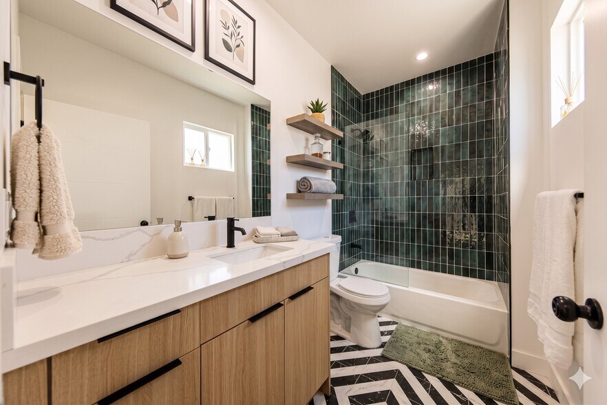 More Photos Of 2847 S Victoria Ave, Los Angeles Multifamily For Sale