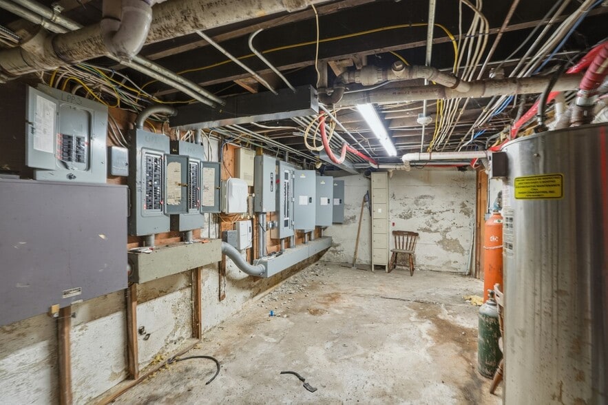 More Photos Of 332 Farnum Pike, Smithfield Restaurant For Sale