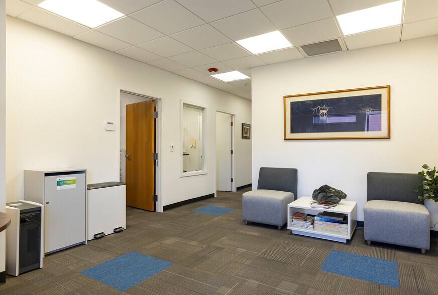 More Photos Of 4241 21st Ave W, Seattle Office For Sale