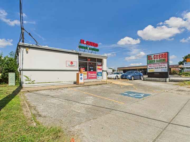 More Photos Of 1122 Pasadena Blvd, Pasadena Freestanding For Lease