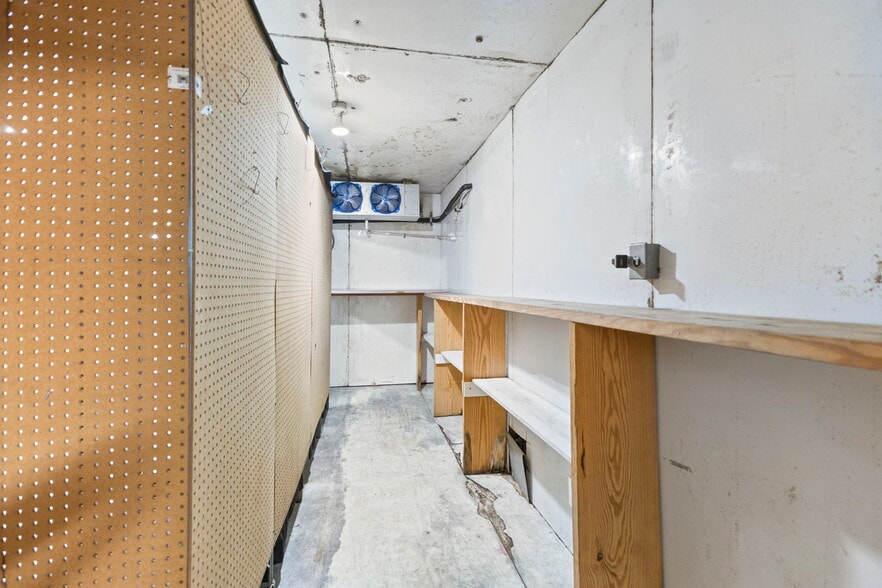 More Photos Of 5034 N Nebraska Ave, Tampa Freestanding For Sale