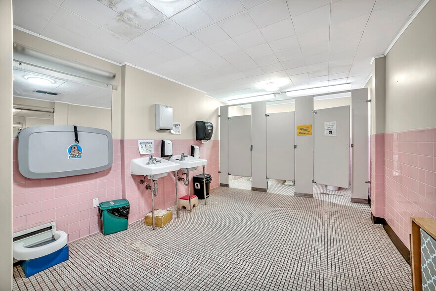 More Photos Of 132 W High St, Somerville Religious Facility For Sale