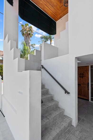 More Photos Of 444 W 10th St, Santa Ana Medical For Sale