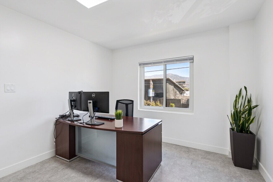 More Photos Of 203-215 N Victory Blvd, Burbank Office For Lease