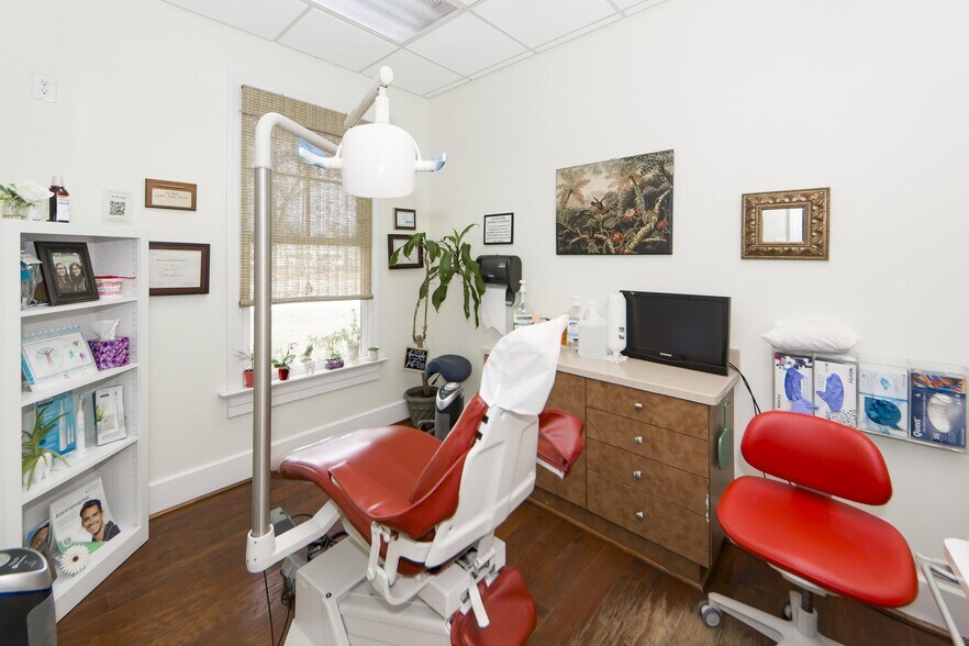More Photos Of 531 Folly Rd, Charleston Medical For Sale