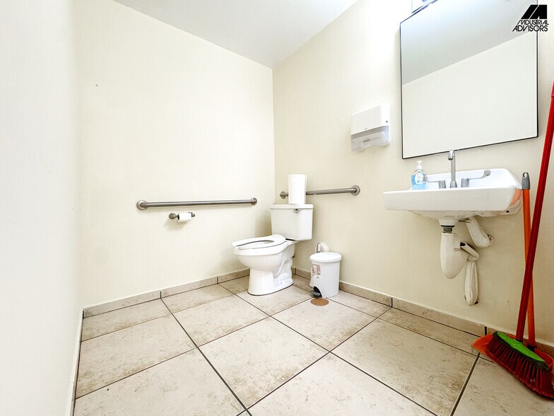 More Photos Of 5745-5759 NW 151st St, Miami Lakes Light Distribution For Lease
