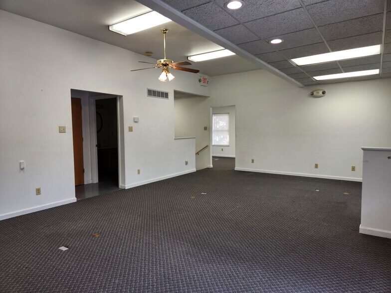 More Photos Of 5124 Warren Rd, Imperial Office For Sale