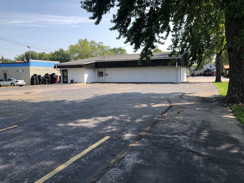 More Photos Of 1013 N Main St, Oshkosh Office For Sale