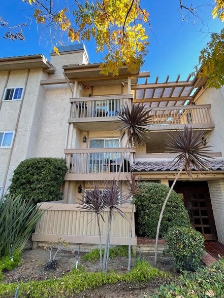 More Photos Of 4069 Goldfinch St, San Diego Apartments For Sale