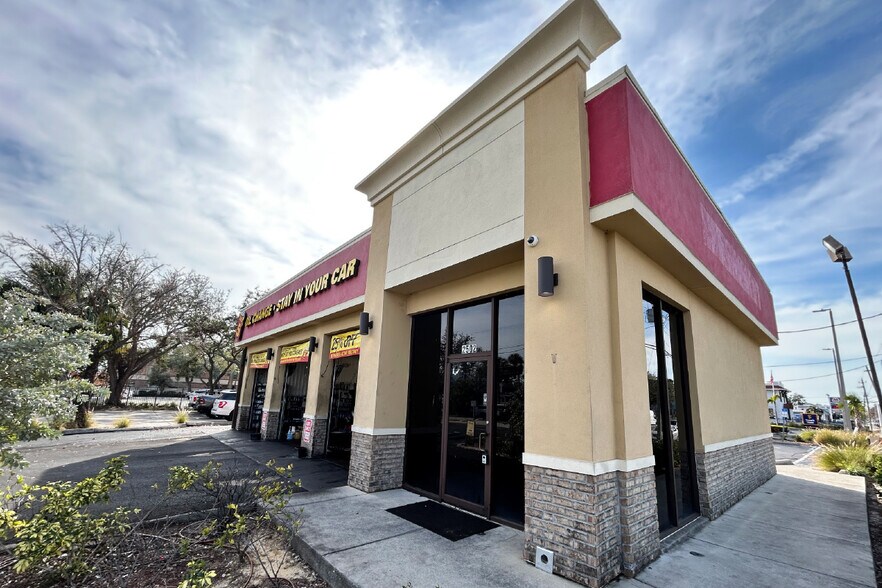 More Photos Of 2502 W Kennedy Blvd, Tampa Auto Repair For Sale