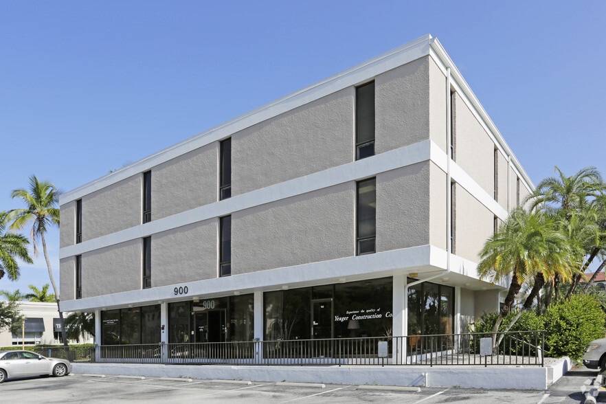 More Photos Of 900 6th Ave S, Naples Office Residential For Lease