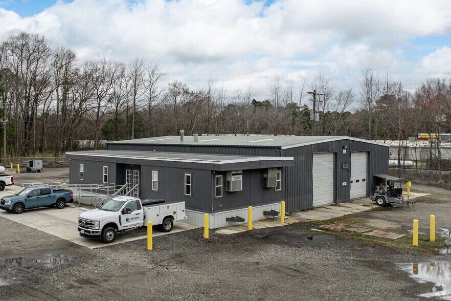 More Photos Of 4713 W Military Hwy, Chesapeake Truck Terminal For Lease