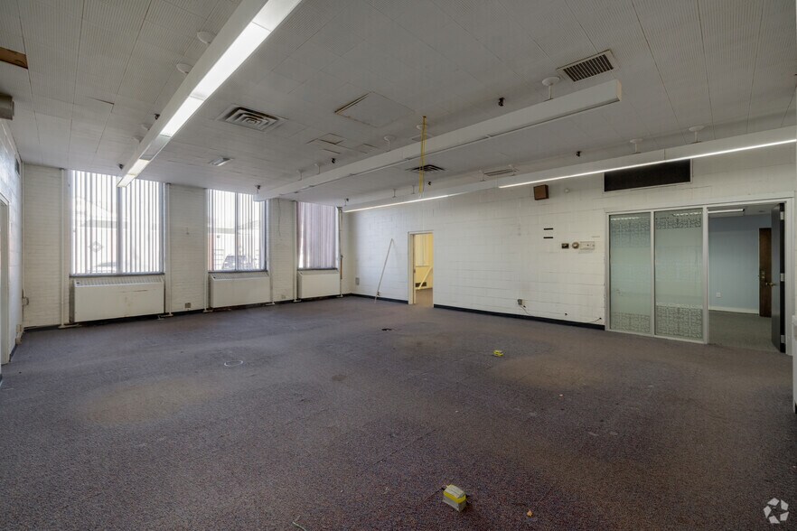 More Photos Of 650 Franklin Ave, Hartford Manufacturing For Sale