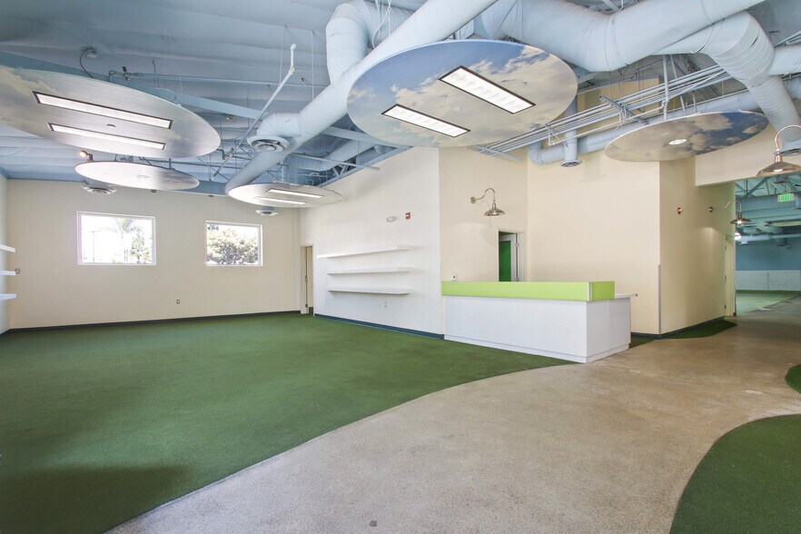 More Photos Of 3940 Higuera St, Culver City Showroom For Sale