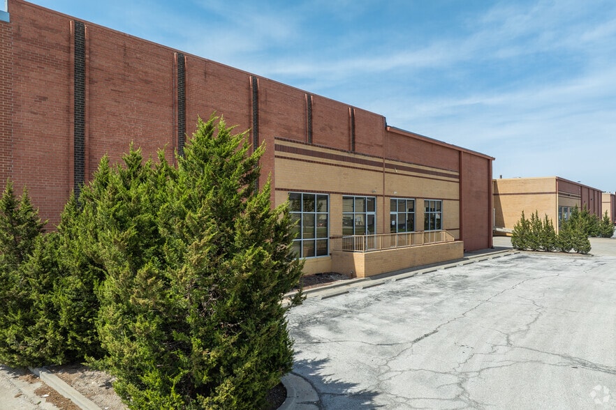 More Photos Of 1600-1840 Vernon St, North Kansas City Warehouse For Lease