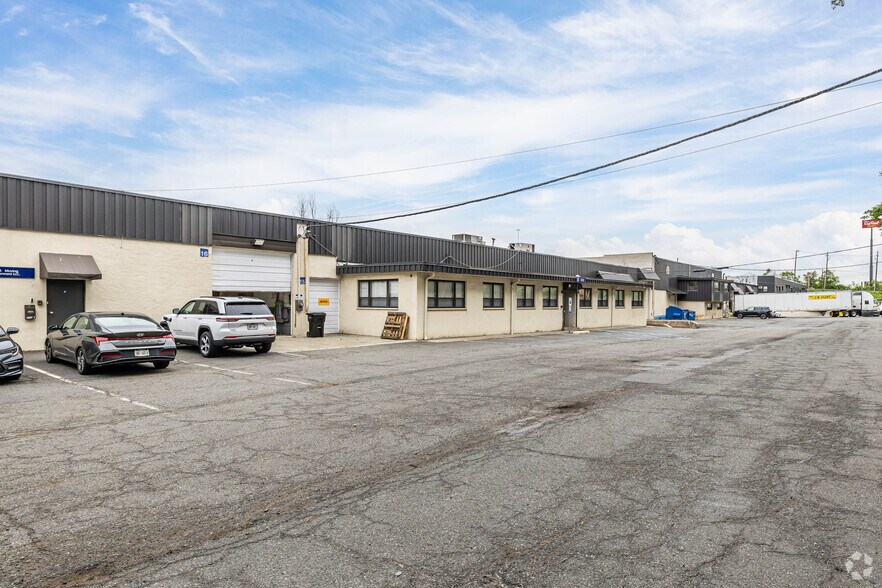More Photos Of 1001 Roosevelt Ave, Carteret Warehouse For Lease
