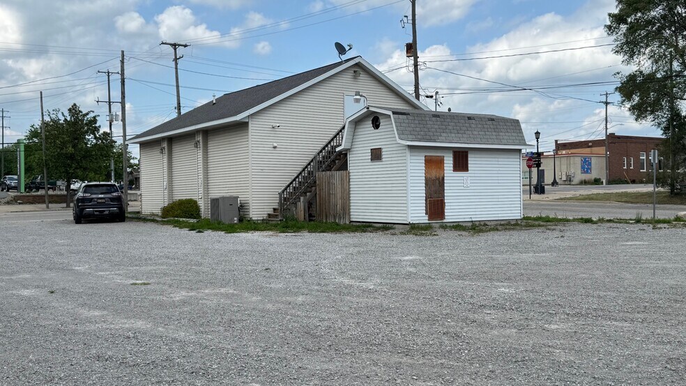 More Photos Of 201 W 7th St, Evart Restaurant For Sale