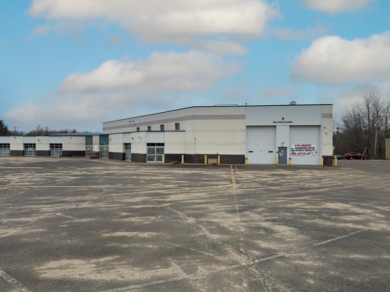 More Photos Of 1200 E US Highway 169, Grand Rapids Industrial For Lease