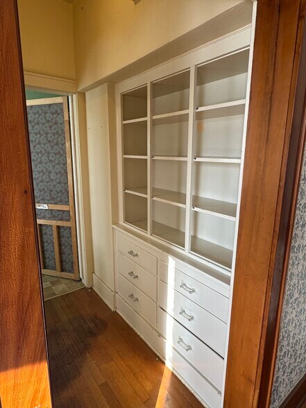 More Photos Of 9 Caulfield Ave, Camdenton Storefront Retail Office For Sale