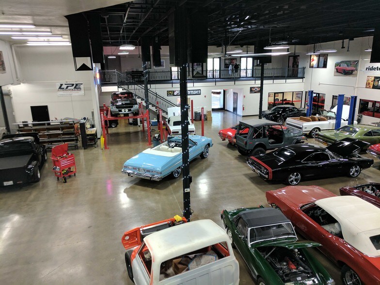 More Photos Of 7995 E Paradise Ln, Scottsdale Showroom For Lease