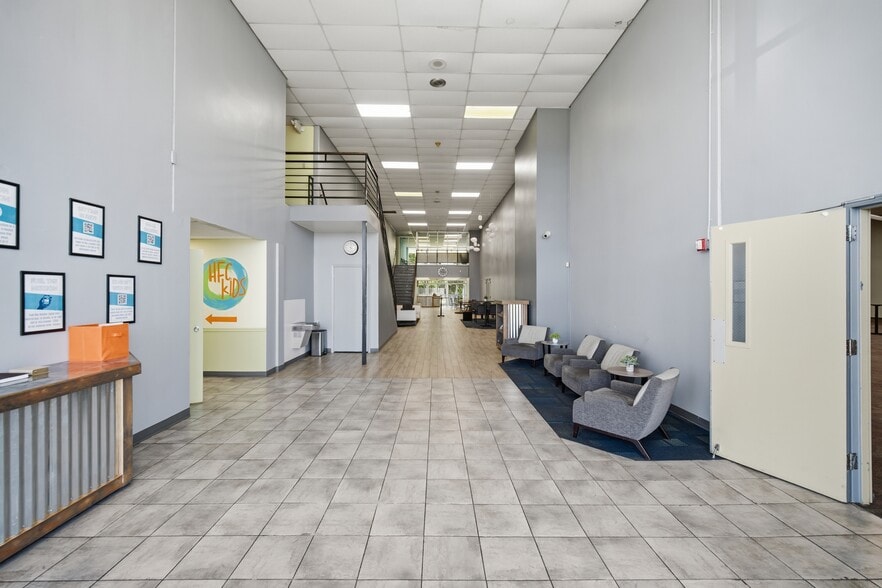 More Photos Of 14400 Northwest Fwy, Houston Religious Facility For Sale