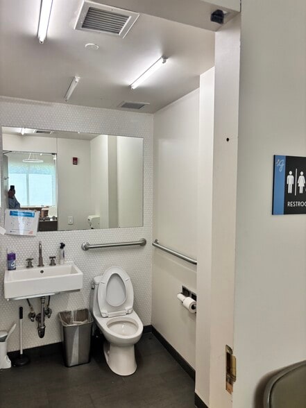 More Photos Of 310 E Houston St, New York Apartments For Lease