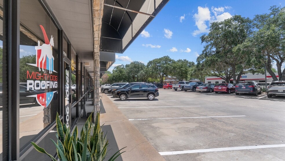 More Photos Of 16522-16536 Park Row, Houston Light Distribution For Sale
