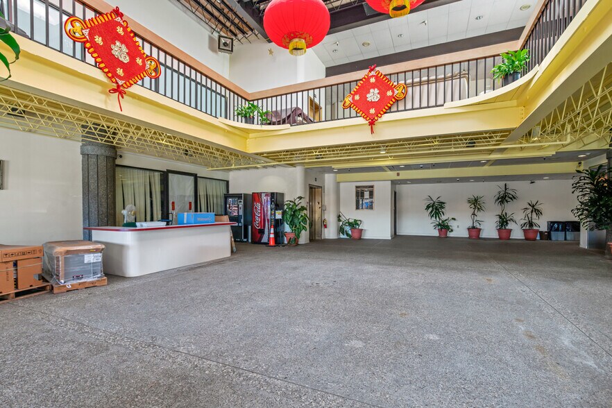 More Photos Of 1717 Mission St, San Francisco Flex For Sale