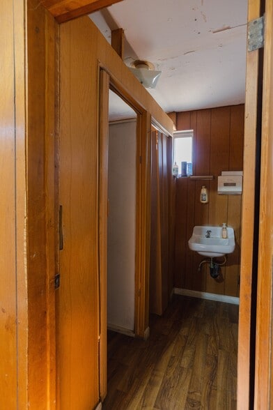 More Photos Of 21562 Reynolds Ave, Dos Palos Religious Facility For Sale