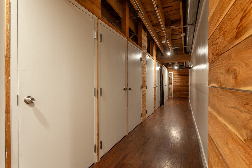 More Photos Of 2425 W 14th St, Chicago Loft Creative Space For Lease