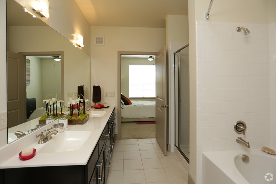 More Photos Of 744 Brick Row, Richardson Apartments For Lease
