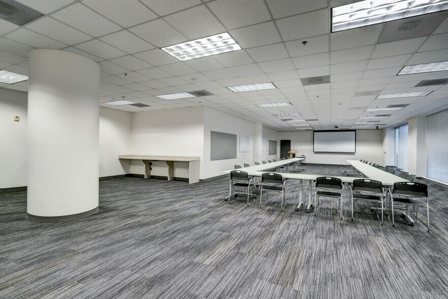 More Photos Of 1301 Fannin St, Houston Office For Lease