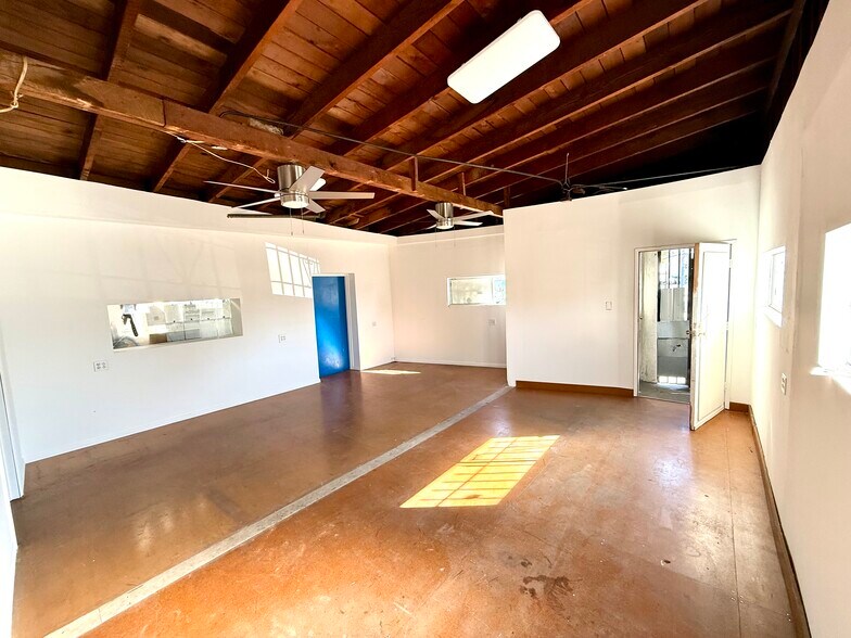 More Photos Of 5363 Venice Blvd, Los Angeles Auto Repair For Lease