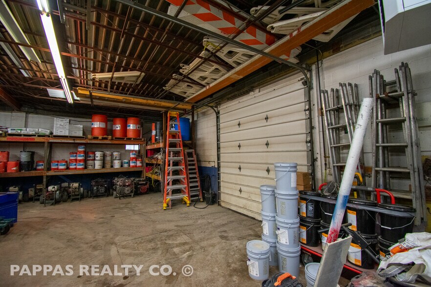 More Photos Of 675 High Grove Blvd, Akron Warehouse For Sale