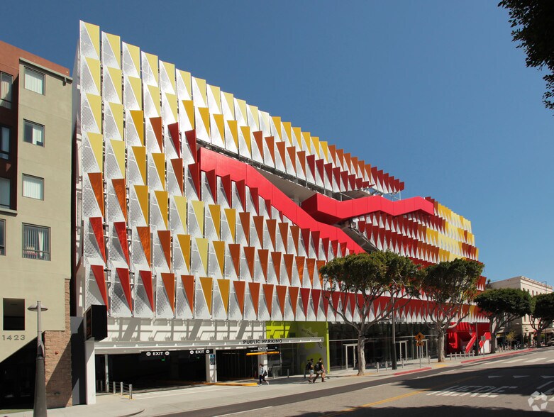 Primary Photo Of 1431 2nd St, Santa Monica Parking Garage For Lease