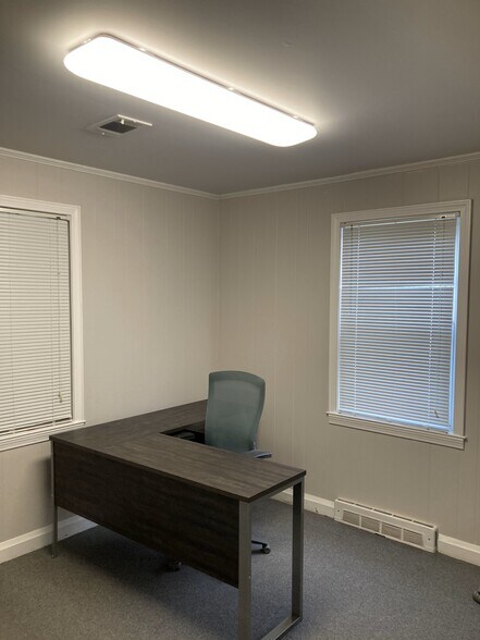 More Photos Of 7100 German Hill Rd, Baltimore Office For Lease