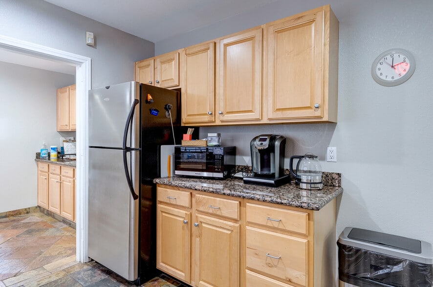 More Photos Of 510 S 8th St, Las Vegas Office Residential For Sale