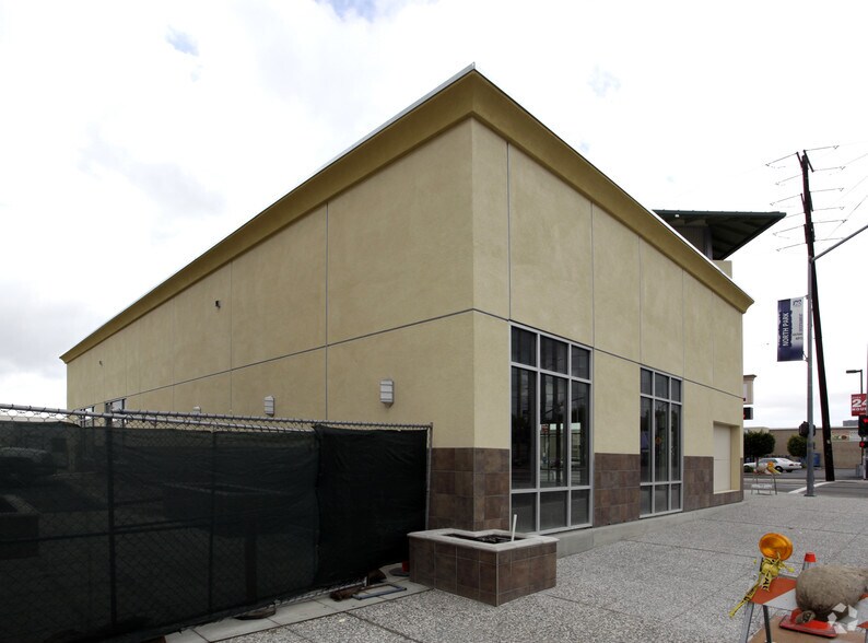 More Photos Of 3201 University Ave, San Diego Bank For Lease