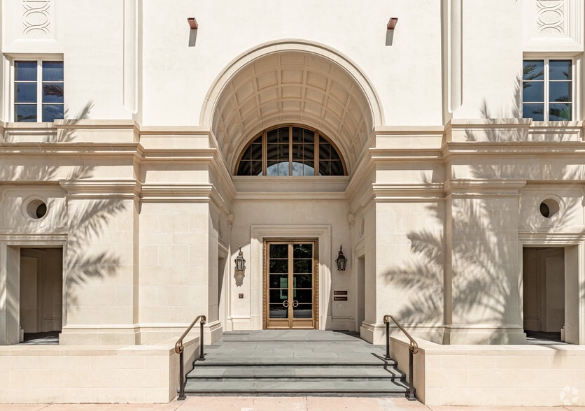 More Photos Of 1515 Sunset Dr, Coral Gables Office For Lease