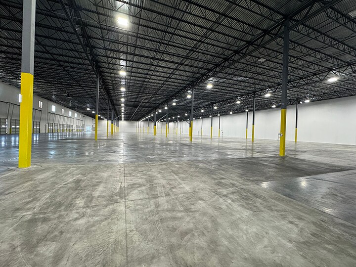 More Photos Of 7737 Cherokee Rd, Katy Distribution For Lease