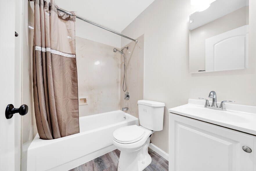 More Photos Of 944 Fletcher Ln, Hayward Apartments For Sale