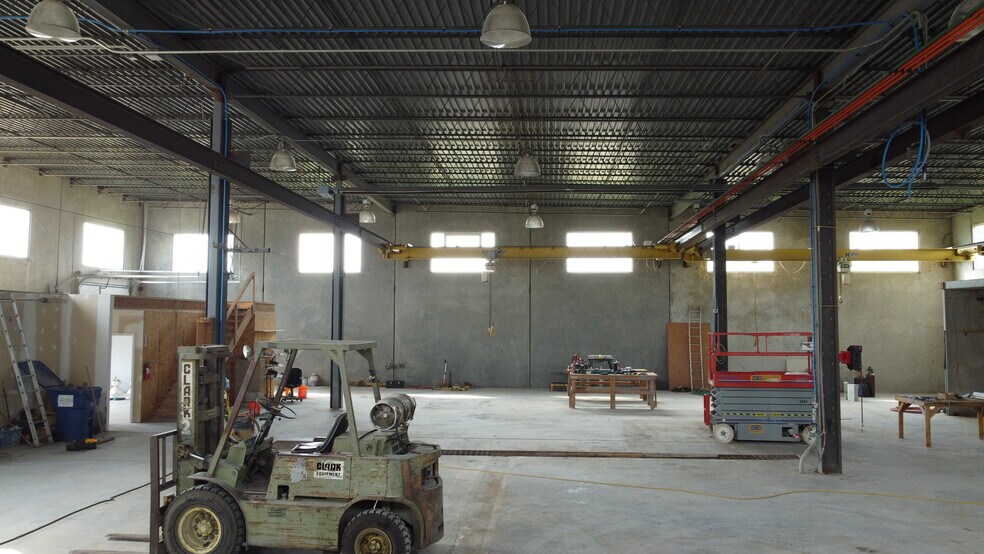 More Photos Of 3801 S 6th St, Lincoln Warehouse For Sale