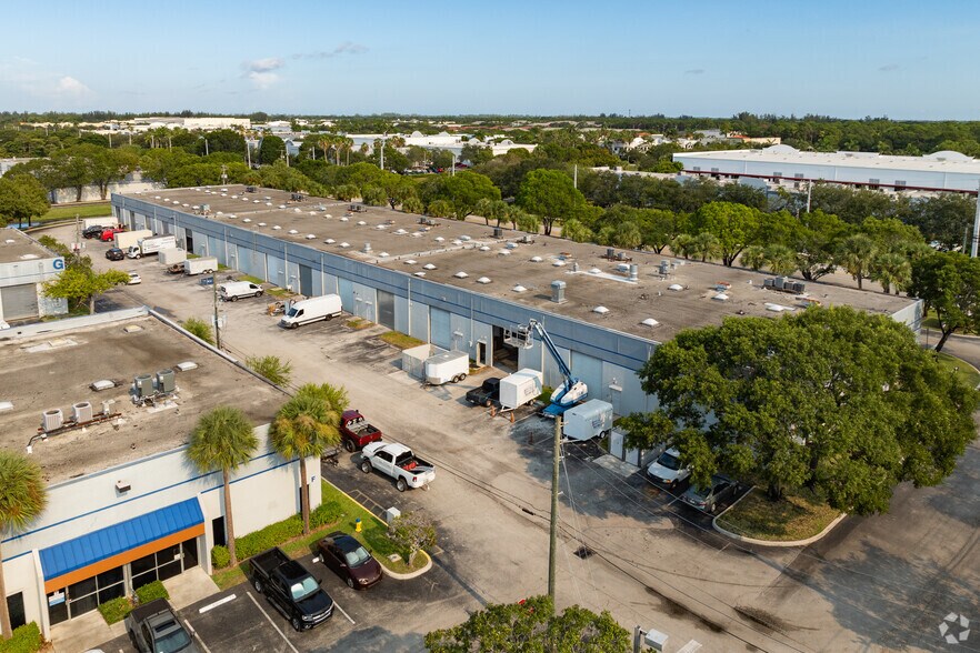 More Photos Of 6601 Lyons Rd, Coconut Creek Warehouse For Lease