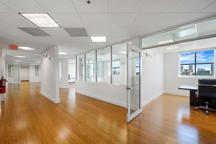 More Photos Of , North Miami Beach Office For Sale