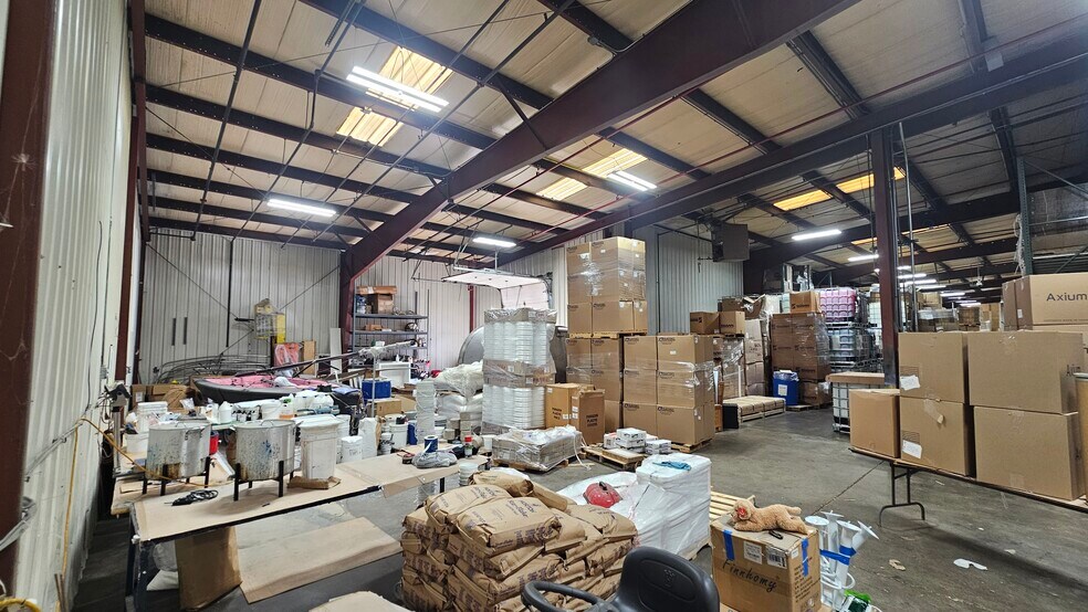 More Photos Of 1180 Atlantic Dr, West Chicago Warehouse For Lease