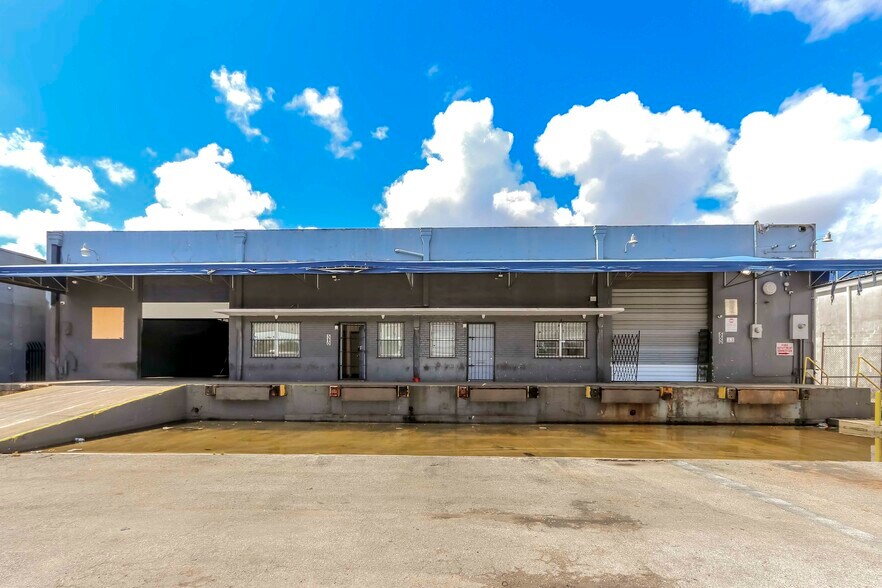 More Photos Of 540-550 W 20th St, Hialeah Warehouse For Lease